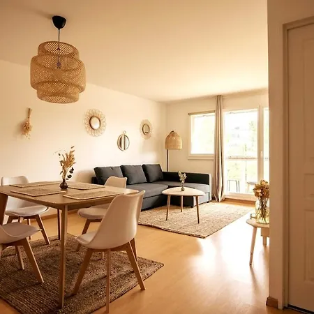 Big Near Old Town With Balcony + Parking Lila
