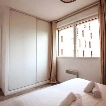 Big Near Old Town With Balcony + Parking Apartmán Lille