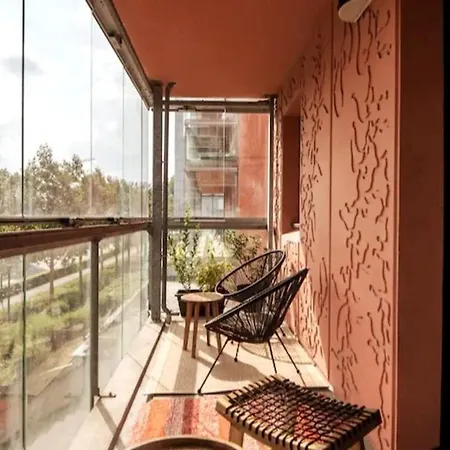 Big Near Old Town With Balcony + Parking