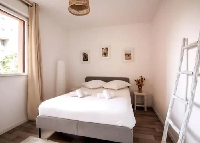 Daire Big Near Old Town With Balcony + Parking