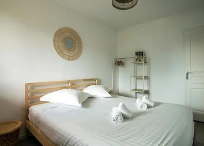 Big Near Old Town With Balcony + Parking Daire