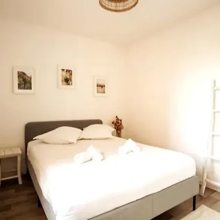 Daire Big Near Old Town With Balcony + Parking *