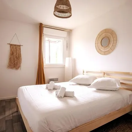 Big Near Old Town With Balcony + Parking Lila
